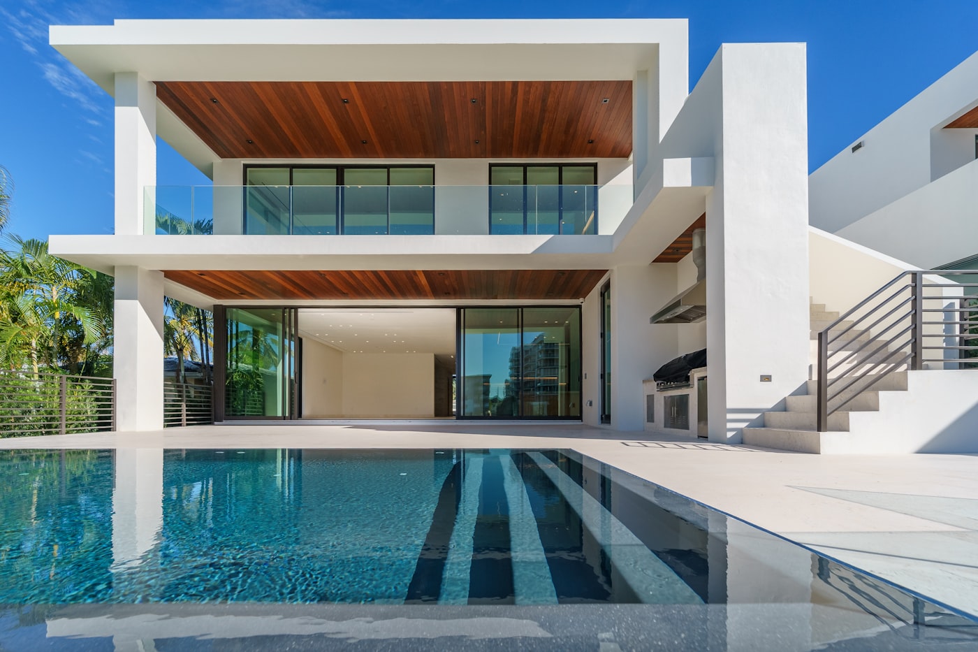 Costa Blanca villa with pool — ideal buyer